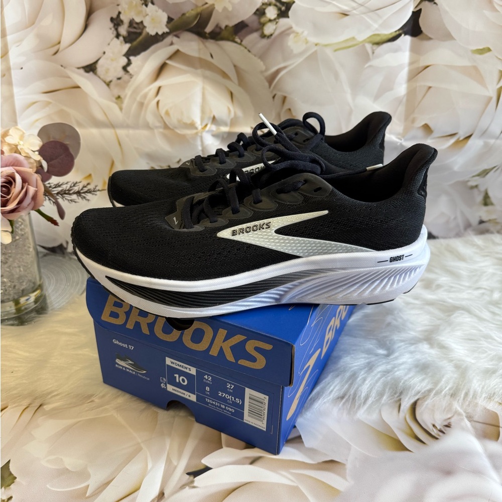 Brooks Running Sneakers - Black & White